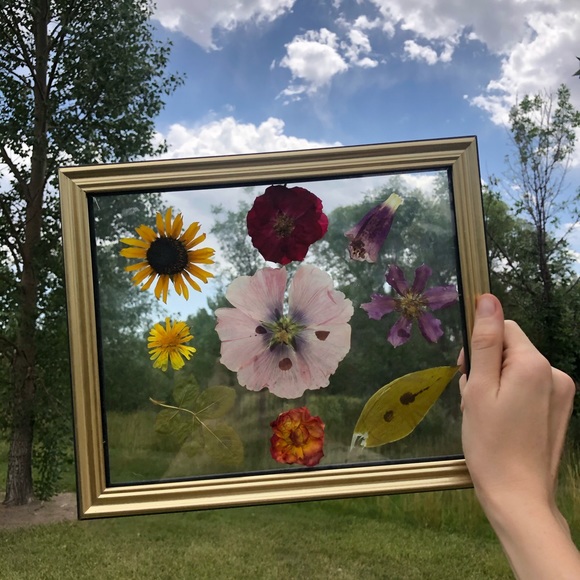 Floating frames - Picture 2 of 3